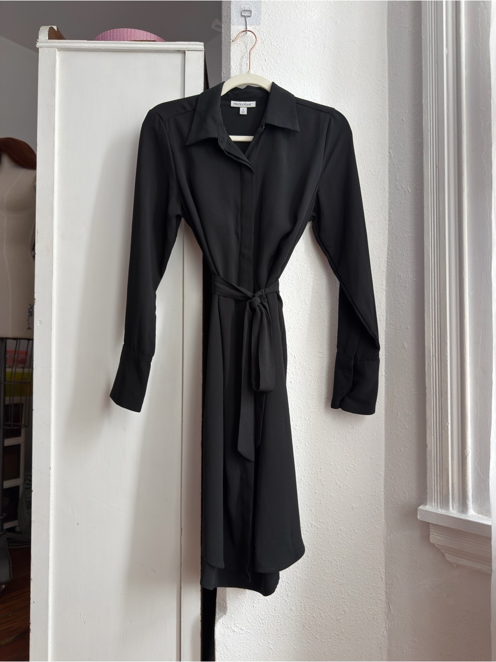 Prologue black long sleeve collared button up shirt dress w belt